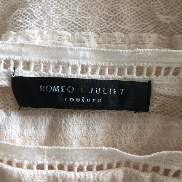 Romeo+Juliet Couture Ruffle Blouse in Cream Blush, Size M EXCELLENT! - Picture 5 of 8